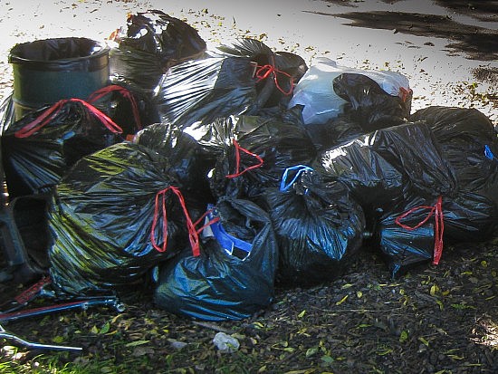 Trash From The UU Parkway Mile, 11-12-16