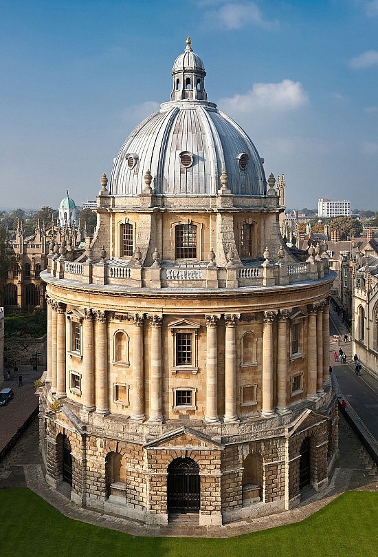 Radcliffe_Camera,_Oxford_-_Oct_2006