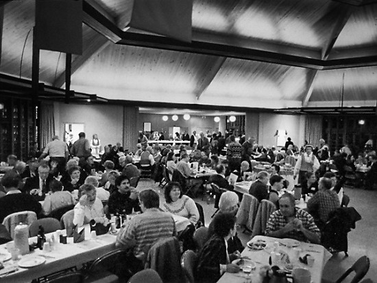 Dinner in the social hall of the Unitarian Universalist Society of Sacramento, 1990