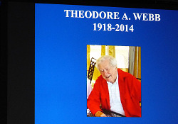 P1070991_TedWeb2_6x4x240