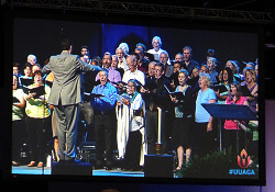 P1070998_LucyInChoir2_6x4x240