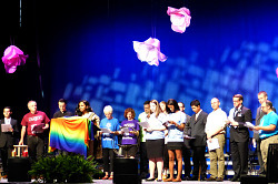 P1080014_LGBTlawPass3_6x4x240