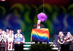 P1080021_LGBTlawPass5_6x4x240