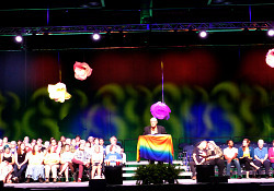 P1080027_LGBTlawPass7_6x4x240