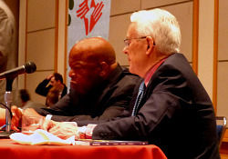 P1080105_JohnLewisTalk_6x4x240