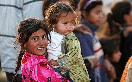 1280px-Iraqi_refugee_children,_Damascus,_Syria