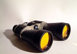 binoculars-1464304-639x466