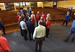2021-01-14 20_26_13-Church choir sings _Draw the Circle Wide_ (Gordon Light, Mark Miller) _ Eastmins
